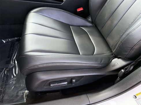 Certified 2024 Acura Integra Base image 21