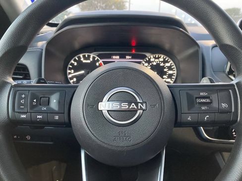 Used 2024 Nissan Rogue S FWD image 18