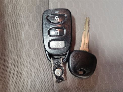 Used 2020 Hyundai Elantra SE FWD image 32
