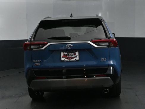 Used 2025 Toyota RAV4 XSE image 5