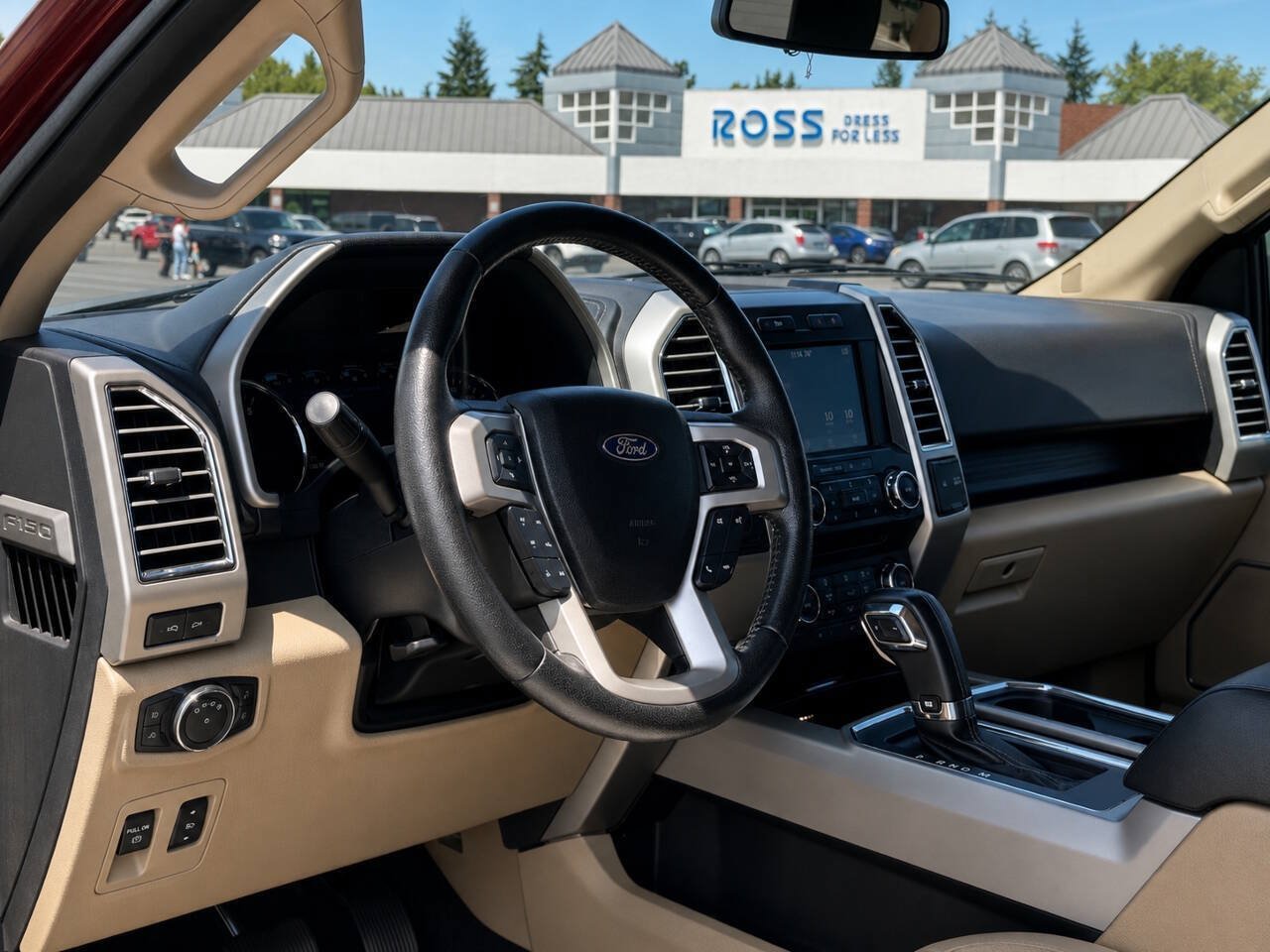 Used 2015 Ford F150 Lariat RWD image 2