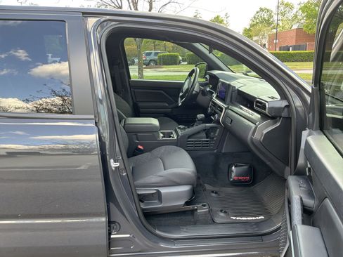 Used 2025 Toyota Tacoma SR5 image 32