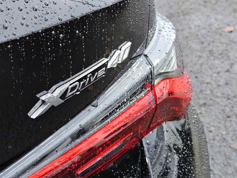 Used 2025 BMW i4 xDrive40i w/ Premium Package image 17