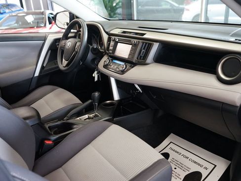 Used 2015 Toyota RAV4 XLE AWD/4WD image 40