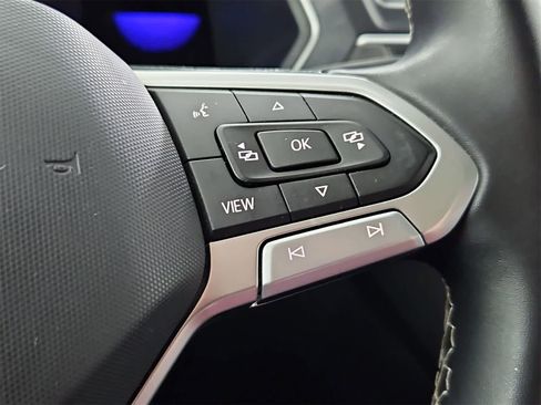 Certified 2022 Volkswagen Tiguan SE image 26