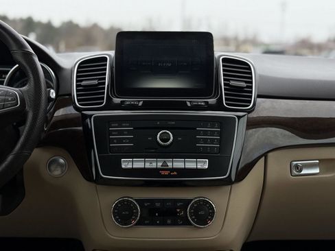 Used 2018 Mercedes-Benz GLE 350 4MATIC image 19