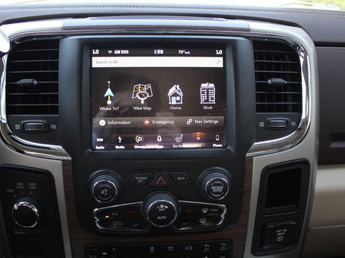 Used 2018 RAM 2500 Laramie w/ Convenience Group AWD/4WD image 32