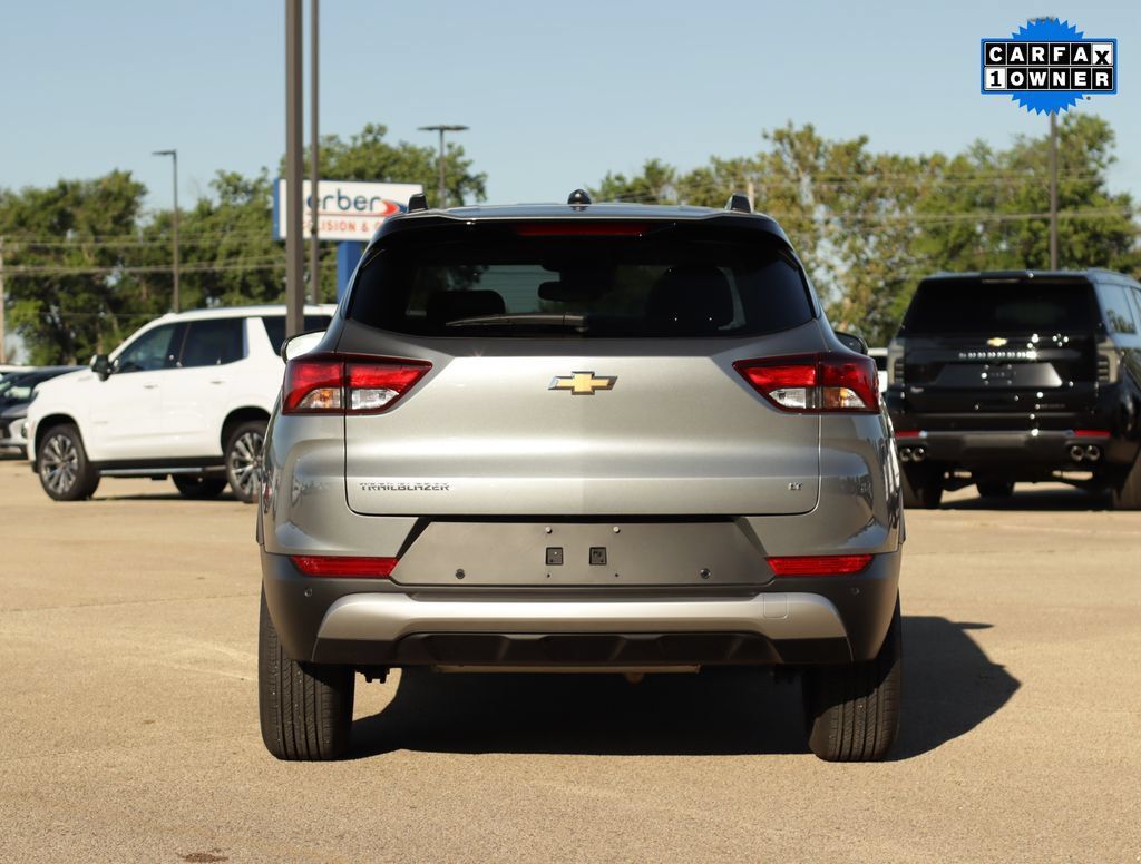 Used 2025 Chevrolet TrailBlazer LT w/ Convenience Package FWD image 6