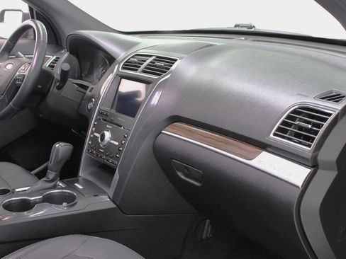 Used 2018 Ford Explorer Limited image 49