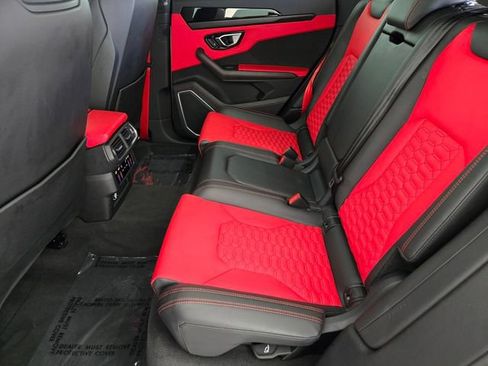 Used 2022 Lamborghini Urus AWD/4WD image 5