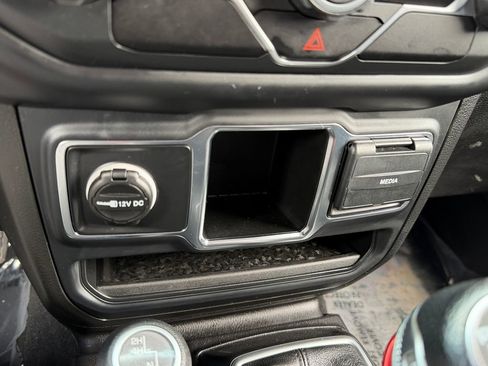Used 2019 Jeep Wrangler Unlimited Sport AWD/4WD image 24