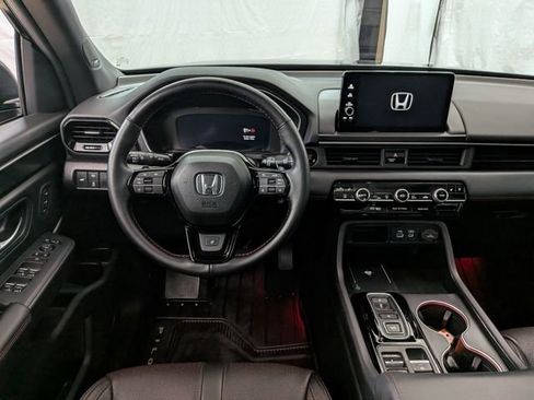 Used 2025 Honda Pilot Black Edition image 26