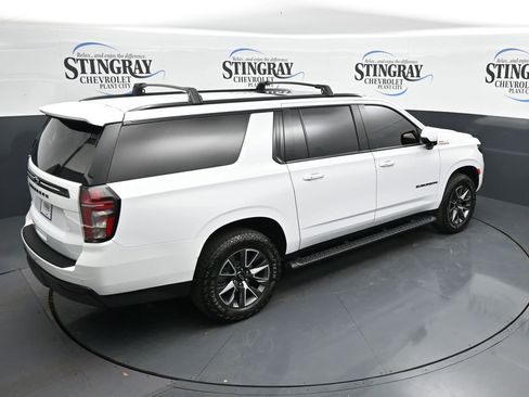 Used 2024 Chevrolet Suburban Z71 w/ Luxury Package AWD/4WD image 15