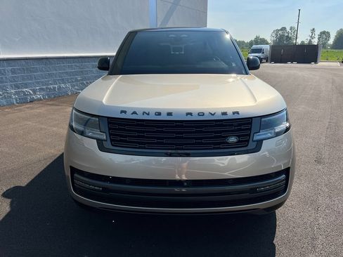 Used 2025 Land Rover Range Rover Long Wheelbase SE AWD/4WD image 3