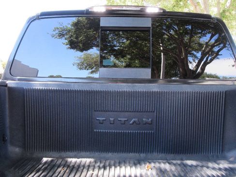 Used 2017 Nissan Titan SV RWD image 18