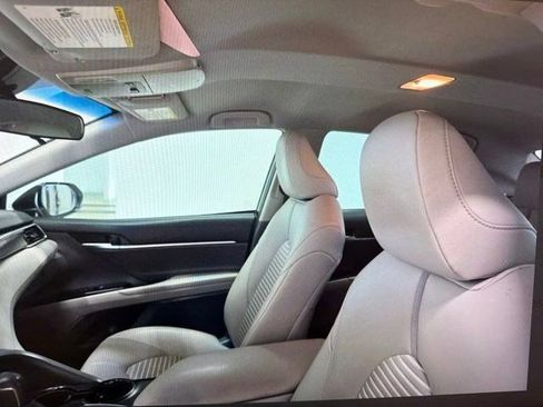 Used 2018 Toyota Camry SE FWD image 10