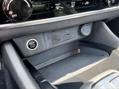 Used 2023 Nissan Rogue S AWD/4WD image 36