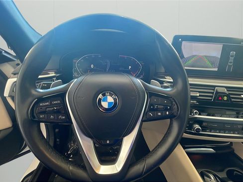 Used 2022 BMW 530i xDrive w/ Convenience Package AWD/4WD image 18