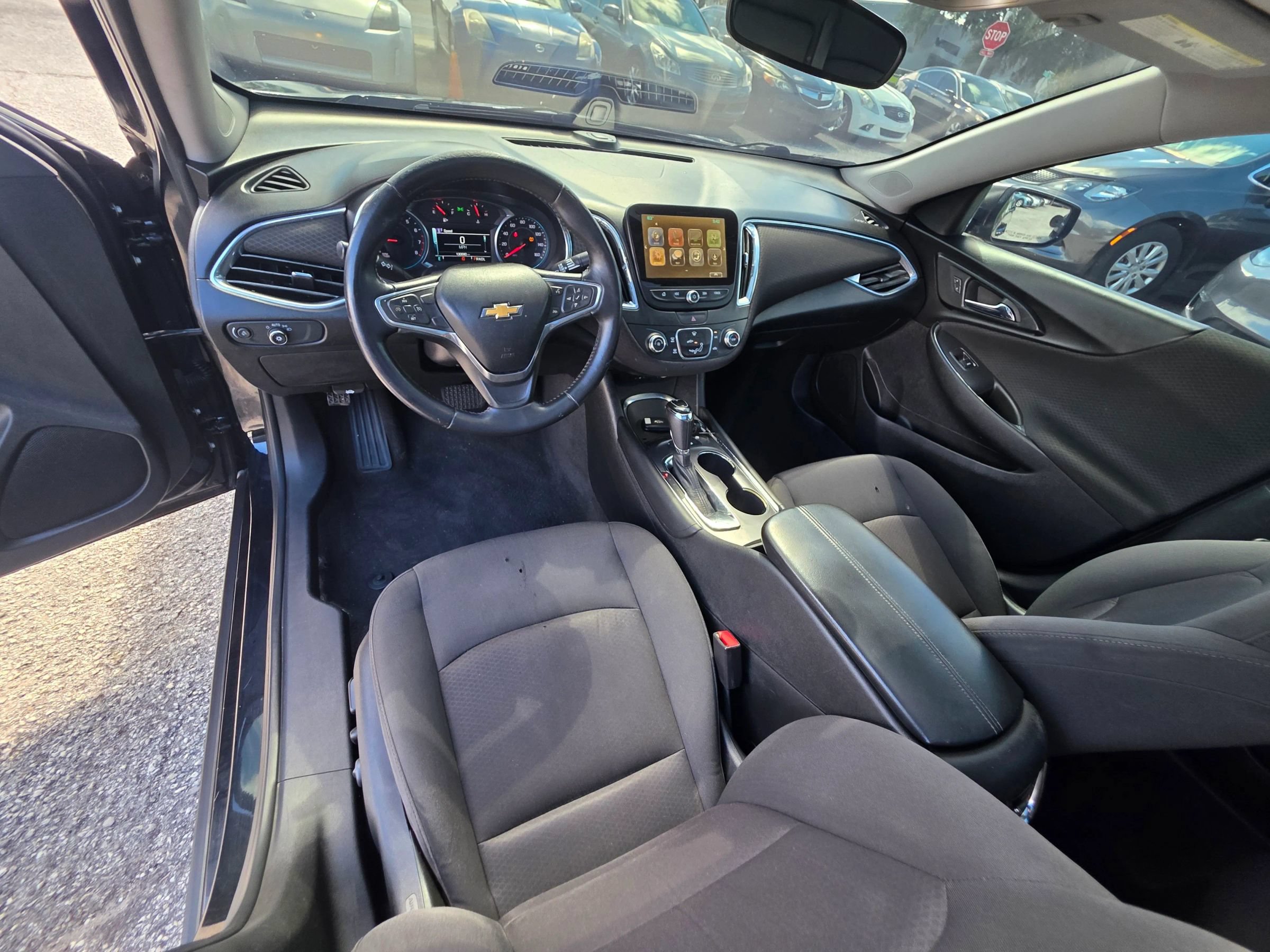 Used 2018 Chevrolet Malibu LT FWD image 14