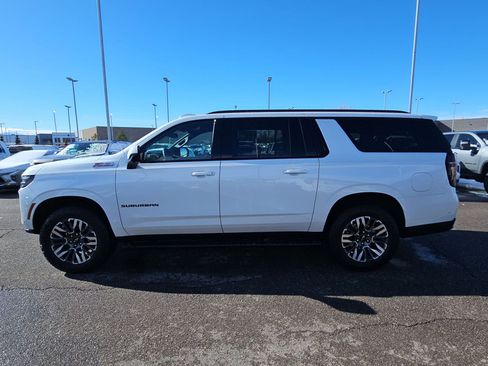 Used 2025 Chevrolet Suburban Z71 image 7