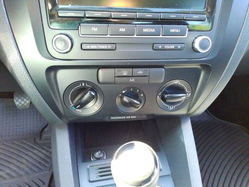 Used 2014 Volkswagen Jetta S FWD image 15