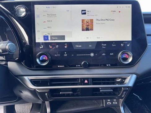 Certified 2023 Lexus RX 350 Premium w/ Accessory Package AWD/4WD image 24