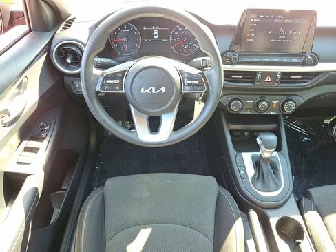 Used 2022 Kia Forte LXS FWD image 11