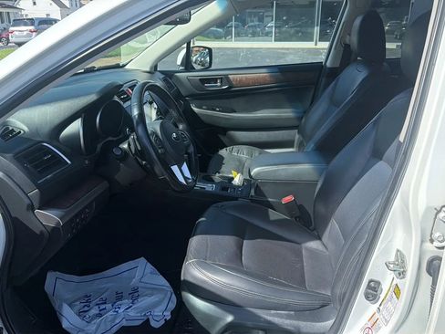 Used 2016 Subaru Outback 2.5i Limited AWD/4WD image 9