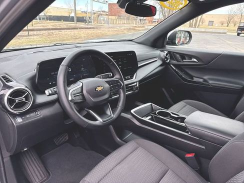 Used 2025 Chevrolet Equinox LT image 10