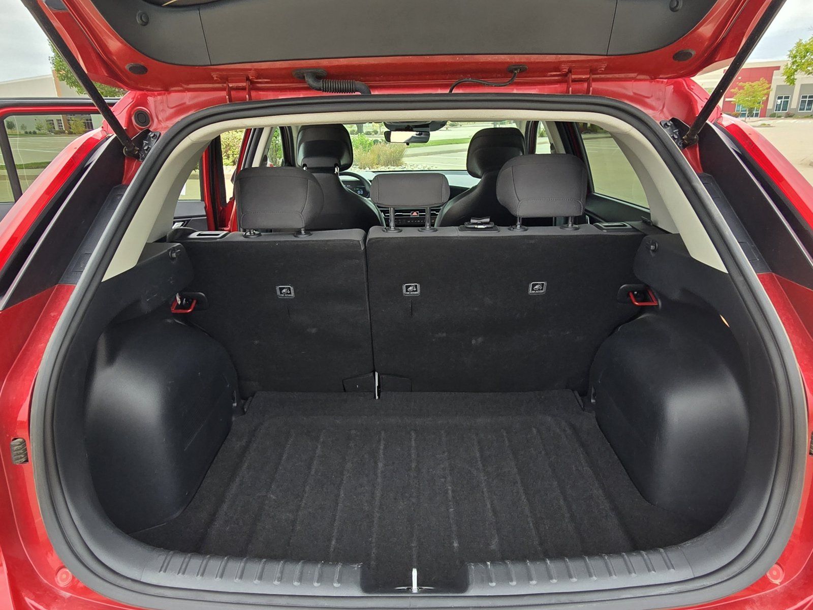 Used 2025 Kia Niro LX FWD image 30