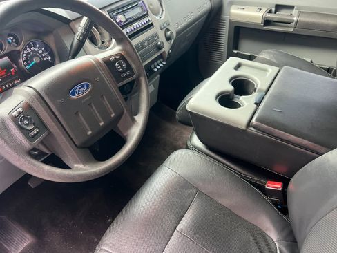 Used 2016 Ford F250 XLT w/ XLT Premium Package image 12