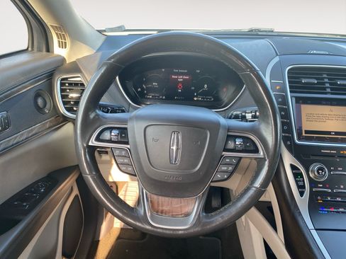 Used 2019 Lincoln Nautilus Reserve AWD/4WD image 15