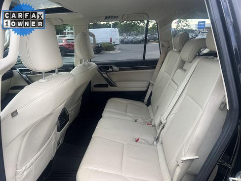 Used 2022 Lexus GX 460 Luxury w/ Accessory Package AWD/4WD image 31