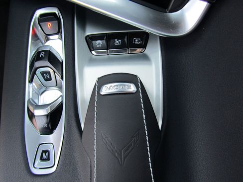 Used 2024 Chevrolet Corvette Z06 RWD image 18