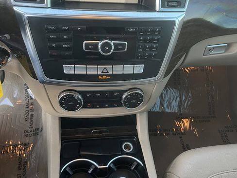 Used 2013 Mercedes-Benz GL 450 4MATIC w/ Premium 2 Pkg image 10