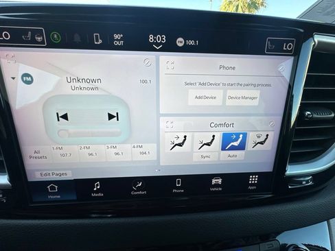 Used 2024 Chrysler Pacifica Touring-L FWD image 34