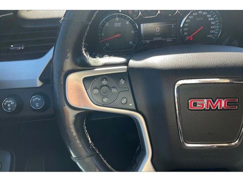 Used 2018 GMC Yukon SLT image 20