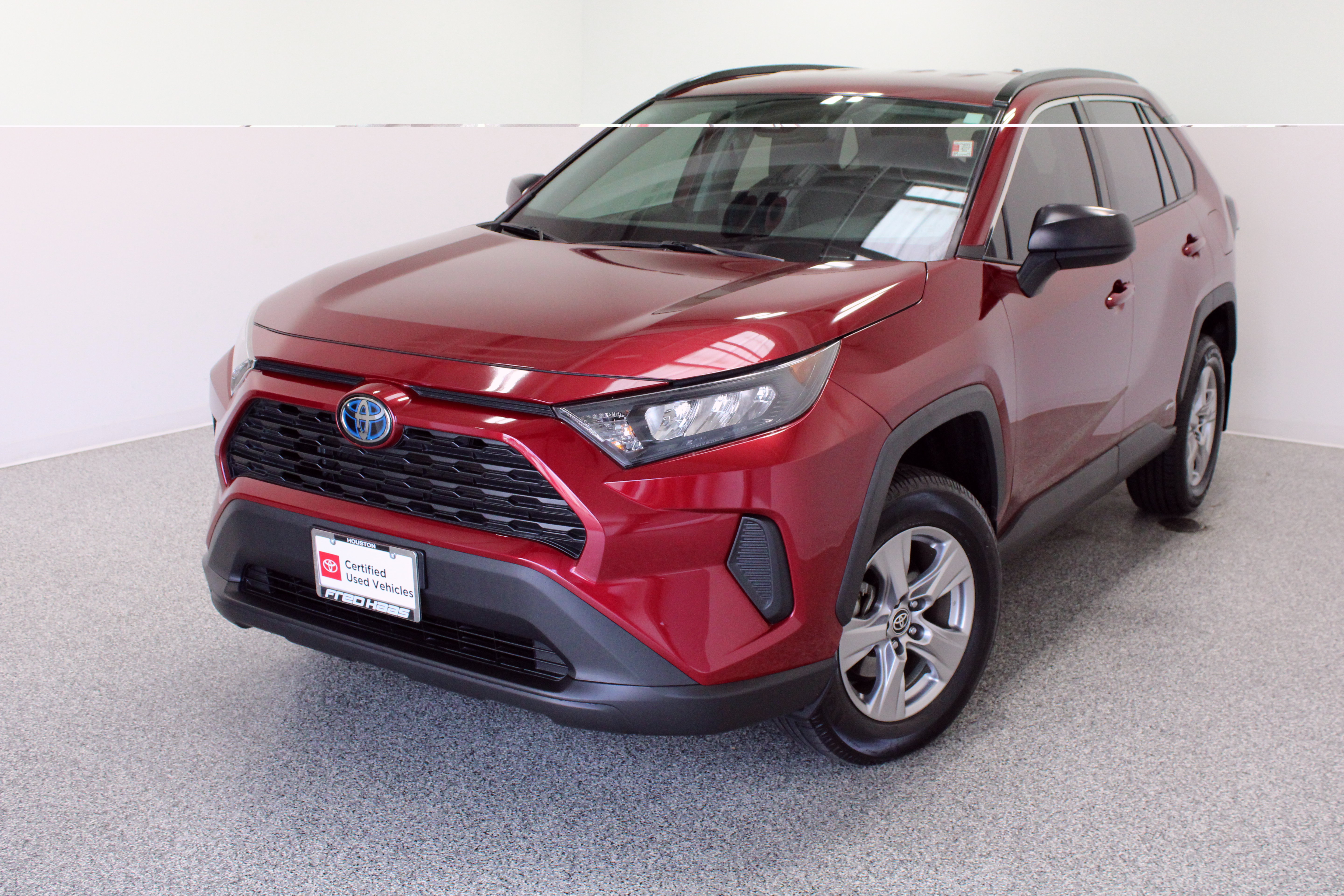 Used 2022 Toyota RAV4 LE AWD/4WD image 2