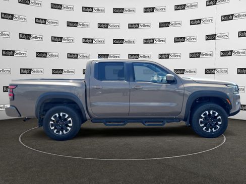 Used 2023 Nissan Frontier PRO-4X w/ Pro Convenience Package AWD/4WD image 7