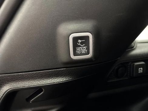 Used 2023 Jeep Grand Cherokee Altitude image 15