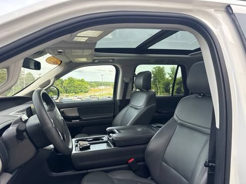 Used 2025 Ford Expedition Max Active AWD/4WD image 10