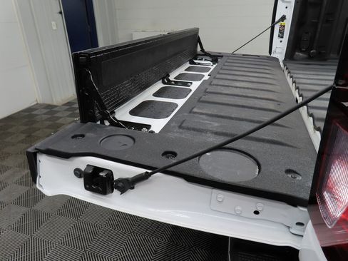 Used 2025 GMC Sierra 2500 SLE image 34