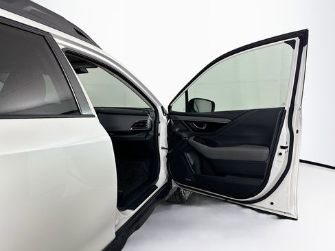 Used 2025 Subaru Outback Onyx Edition image 32