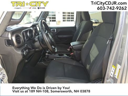 Used 2020 Jeep Gladiator Sport w/ Quick Order Package 24S image 11