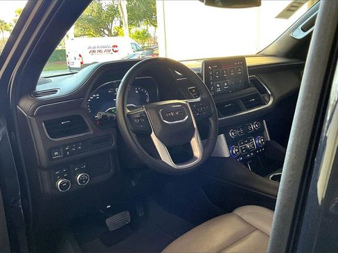 Used 2024 GMC Yukon SLT image 4