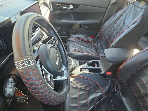 Used 2024 Kia Forte GT-Line image 7