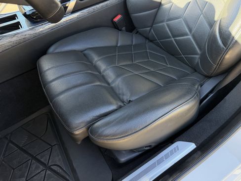 Used 2023 BMW 740i image 15