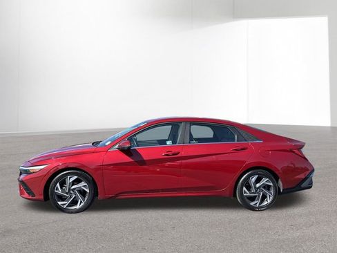 Used 2024 Hyundai Elantra Limited FWD image 14