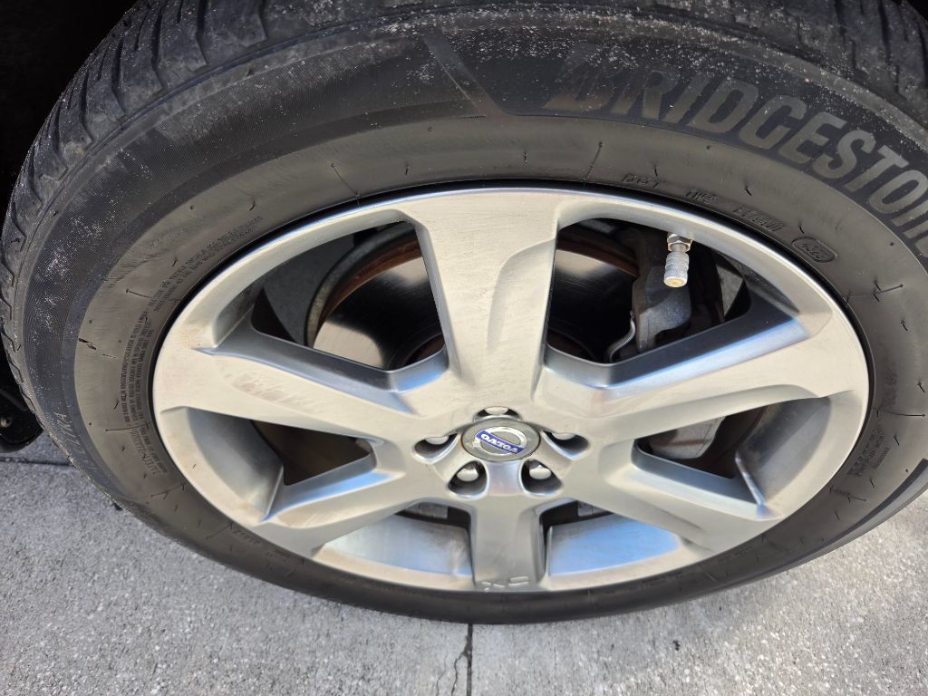 Used 2013 Volvo XC60 T6 AWD/4WD image 16