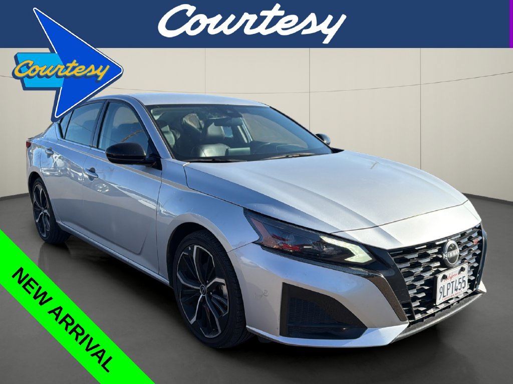 Used 2024 Nissan Altima 2.5 SR FWD image 1